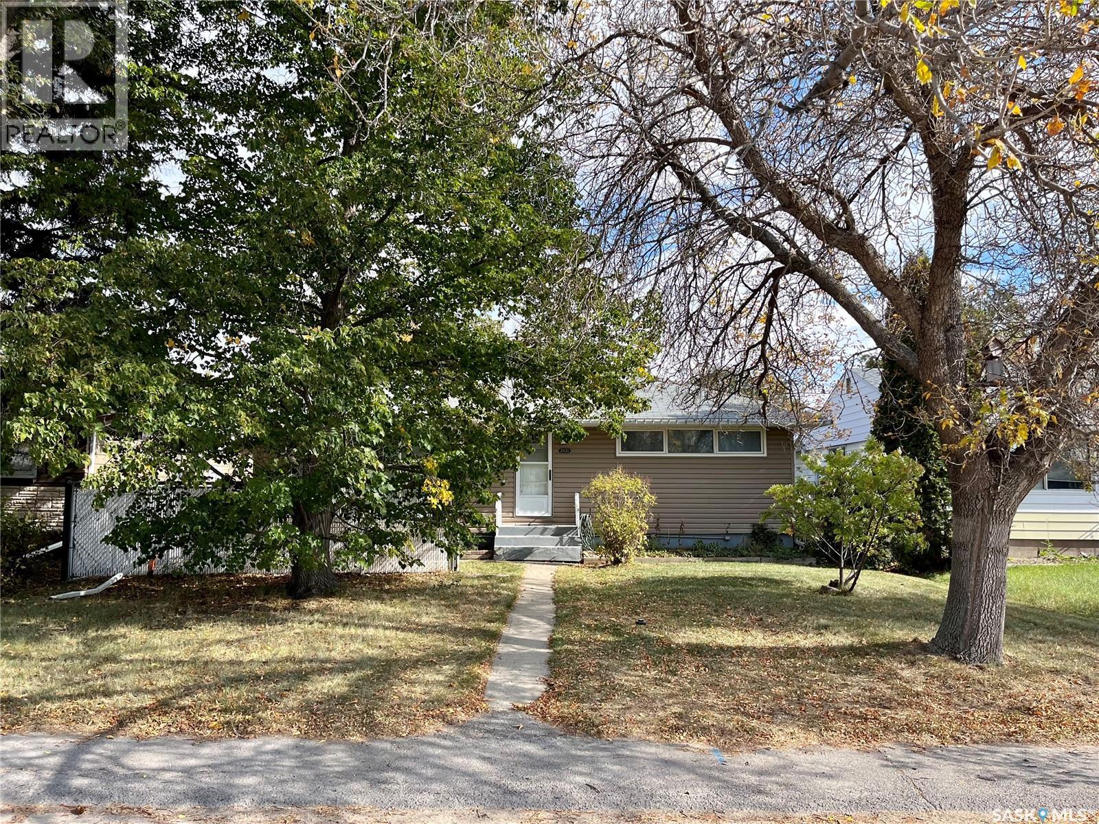 2535 Rothwell Street, Regina, Saskatchewan  S4N 2C9 - Photo 1 - SK020313