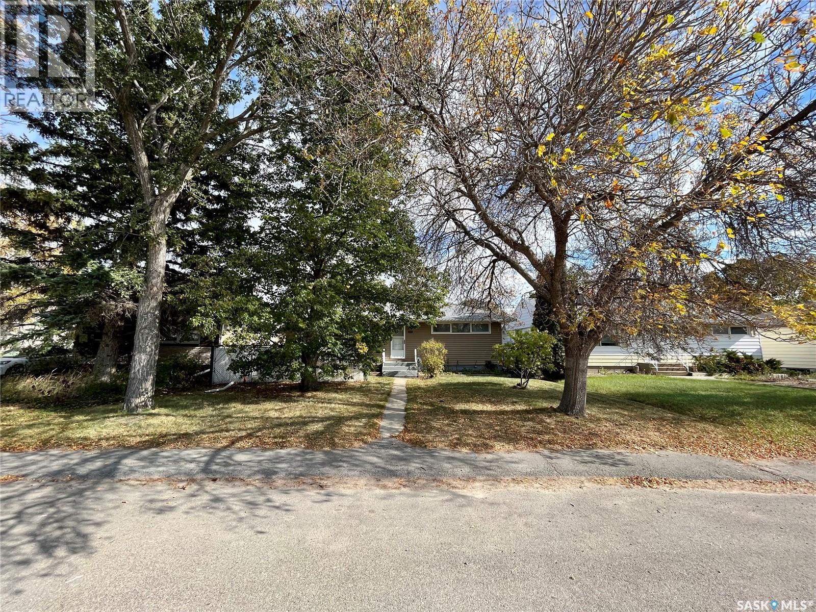 2535 Rothwell Street, Regina, Saskatchewan  S4N 2C9 - Photo 2 - SK020313