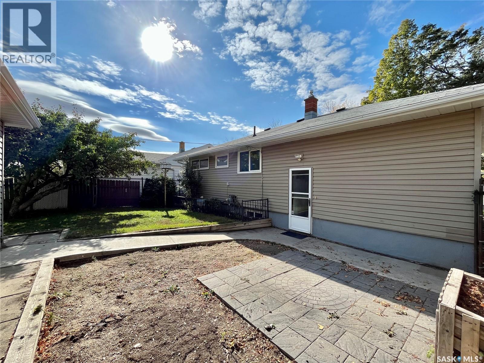 2535 Rothwell Street, Regina, Saskatchewan  S4N 2C9 - Photo 39 - SK020313