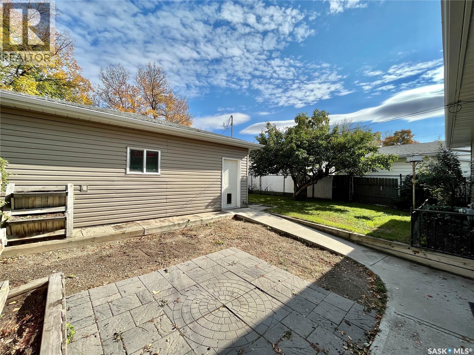 2535 Rothwell Street, Regina, Saskatchewan  S4N 2C9 - Photo 40 - SK020313