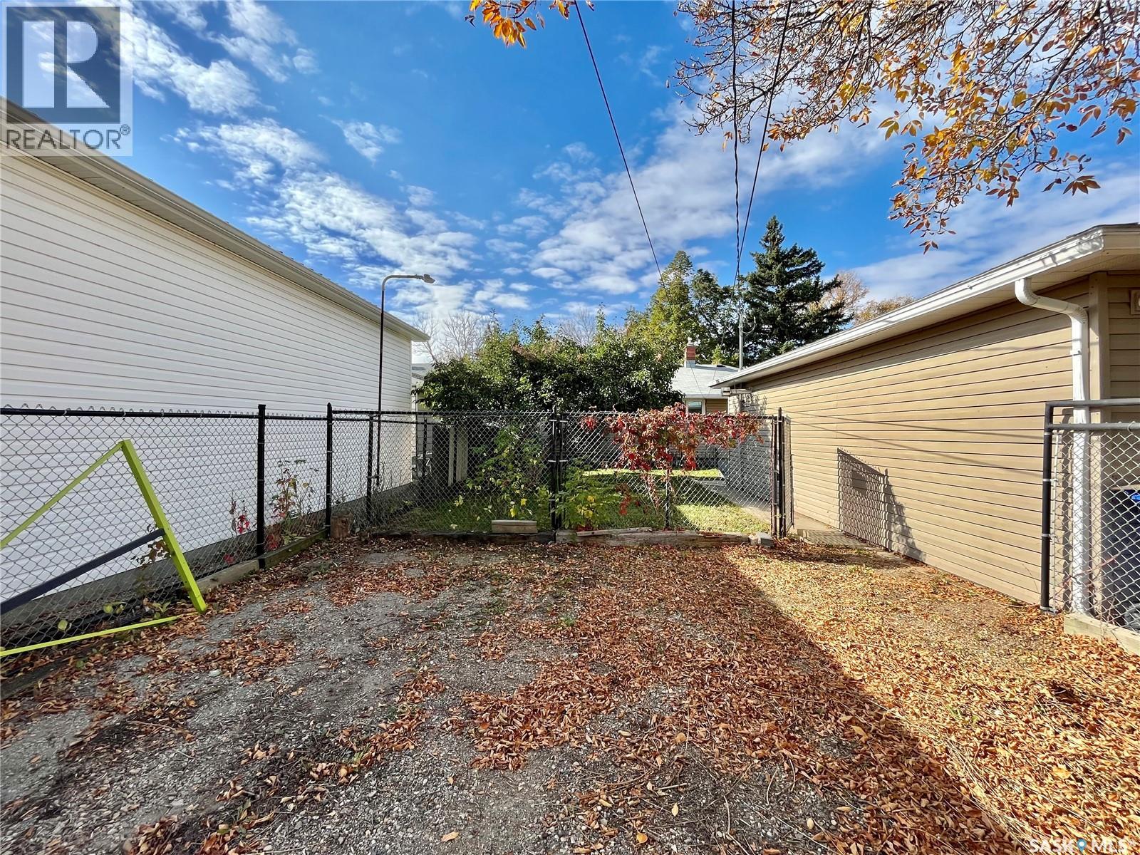 2535 Rothwell Street, Regina, Saskatchewan  S4N 2C9 - Photo 44 - SK020313