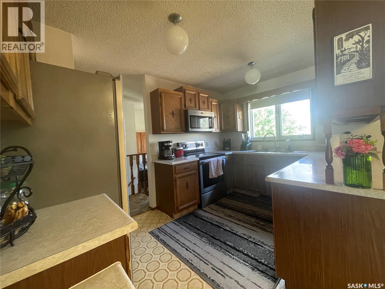 147 Arrand Crescent, Saskatoon, Saskatchewan  S7M 5A3 - Photo 3 - SK020243
