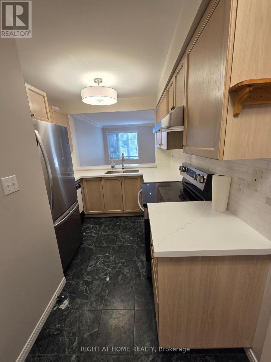 D7 - 108 Finch Avenue W, Toronto, Ontario  M2N 2H7 - Photo 14 - C12441040