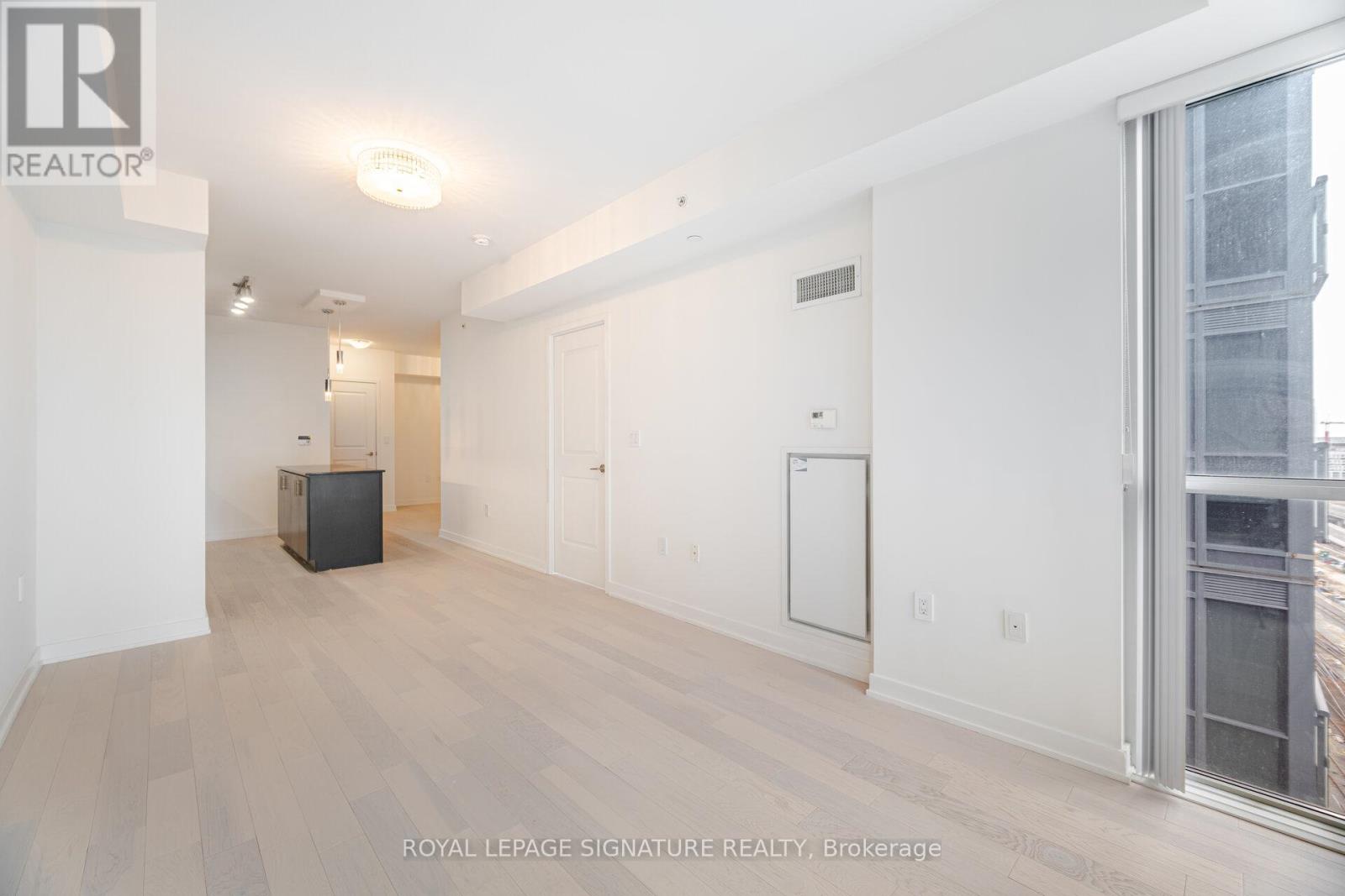1501 - 1 The Esplanade Drive, Toronto, Ontario  M5E 0A8 - Photo 9 - C12449887