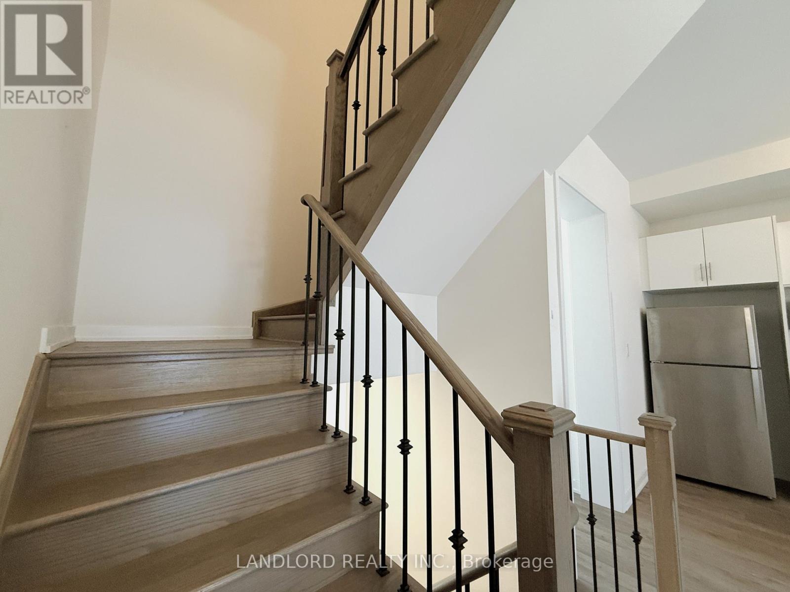 44 Armillo Place, Markham, Ontario  L6E 0V4 - Photo 11 - N12432088