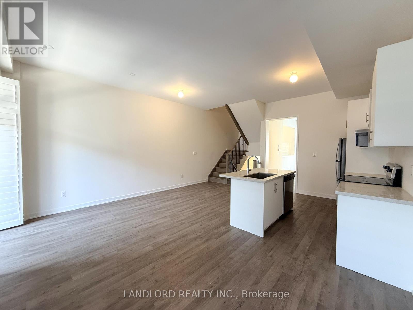 44 Armillo Place, Markham, Ontario  L6E 0V4 - Photo 2 - N12432088