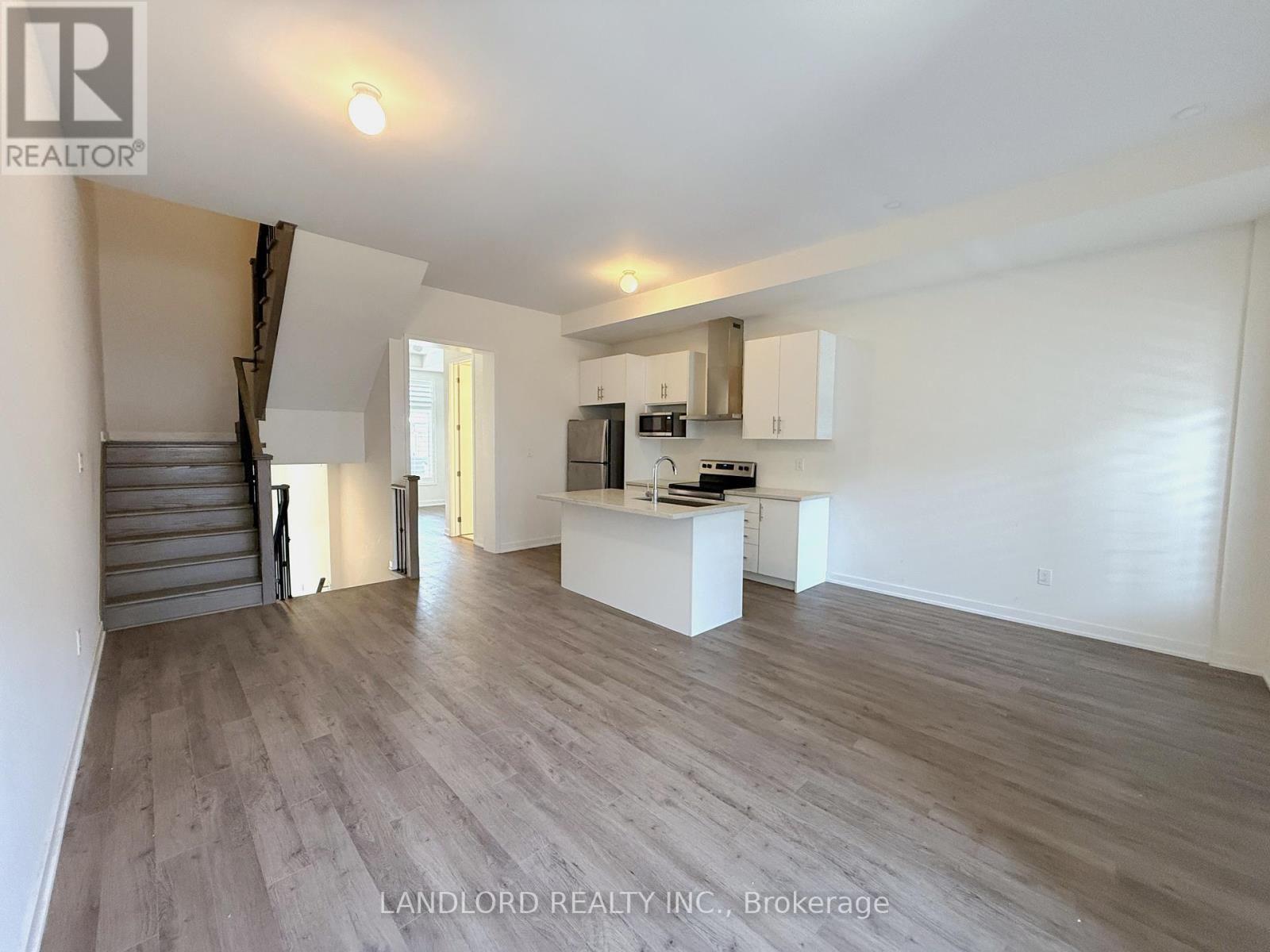 44 Armillo Place, Markham, Ontario  L6E 0V4 - Photo 3 - N12432088