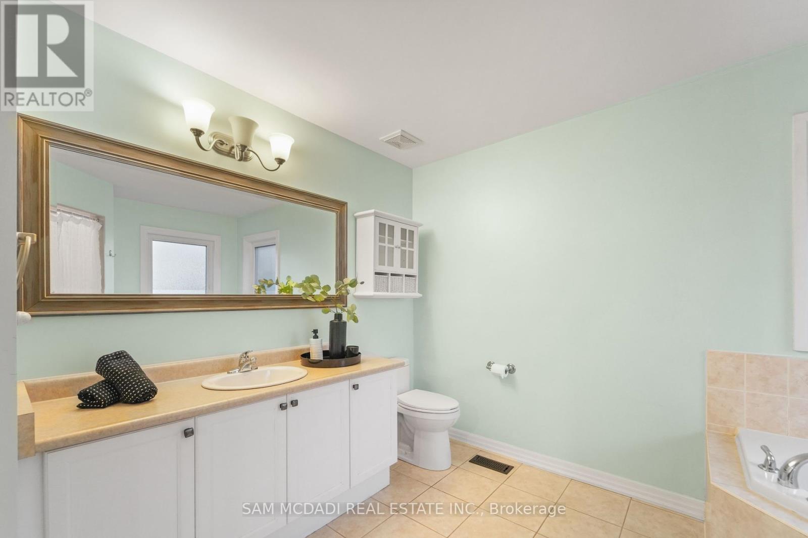 57 Milfoil Street, Halton Hills, Ontario  L7G 6M6 - Photo 30 - W12422456