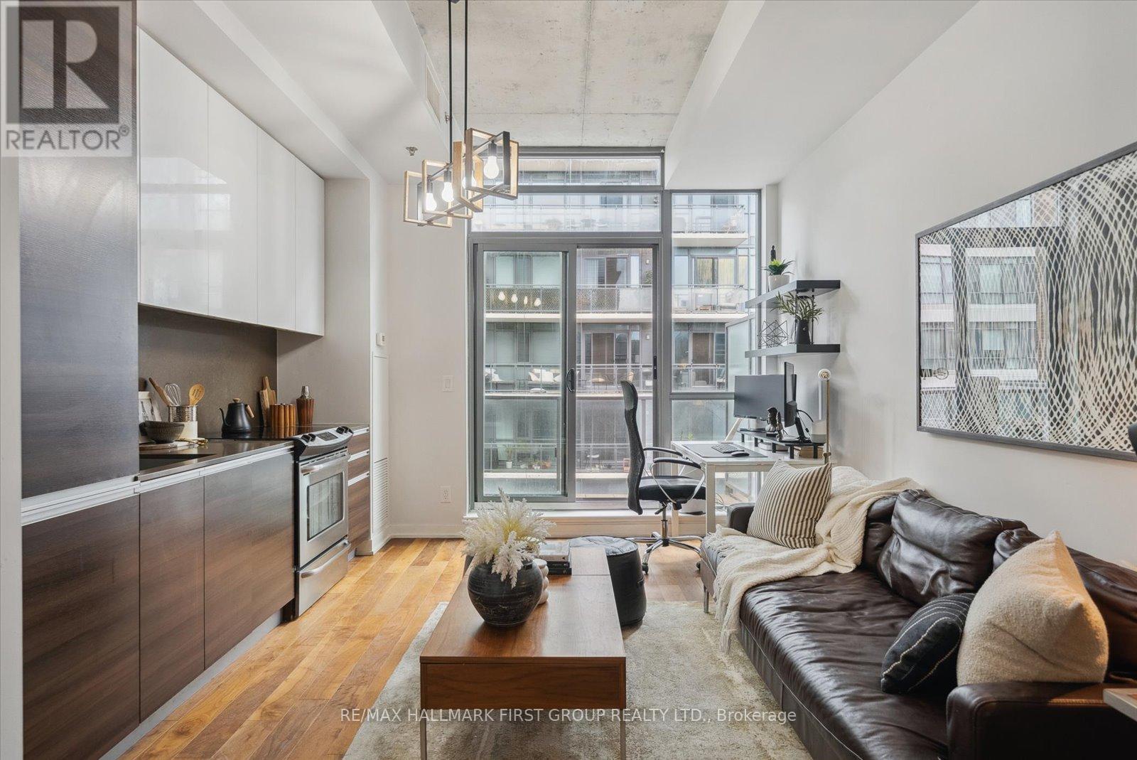 602 - 8 GLADSTONE AVENUE, Toronto, Ontario