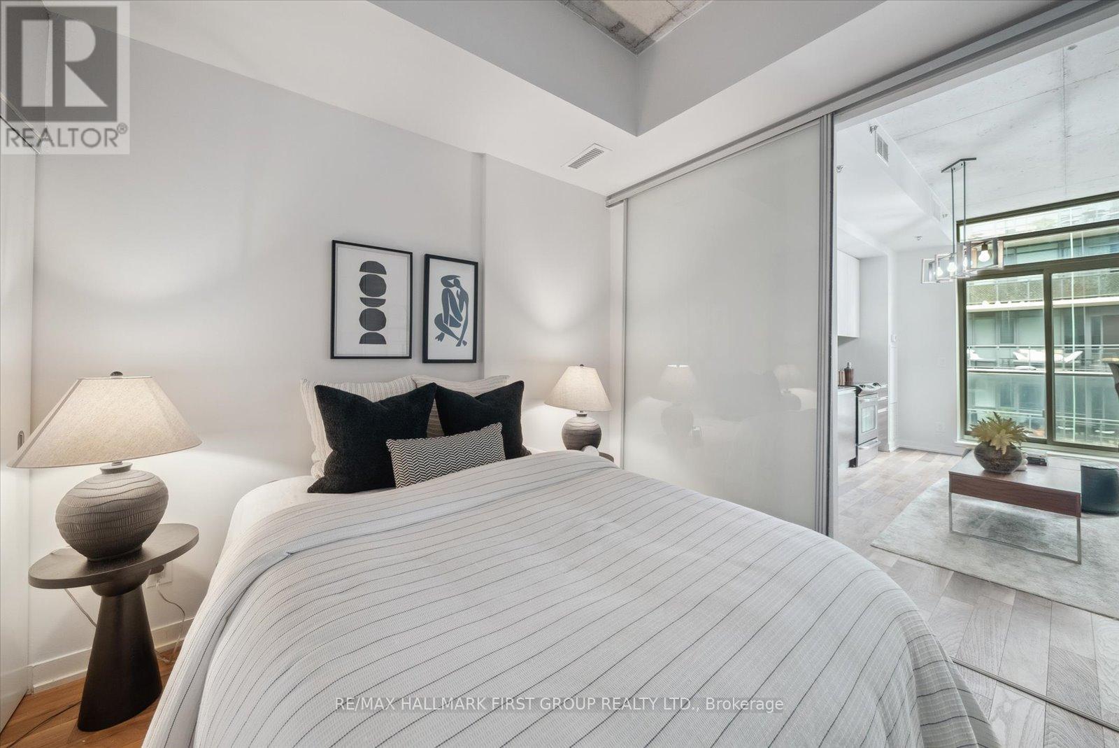 602 - 8 Gladstone Avenue, Toronto, Ontario  M6J 0B3 - Photo 16 - C12450037