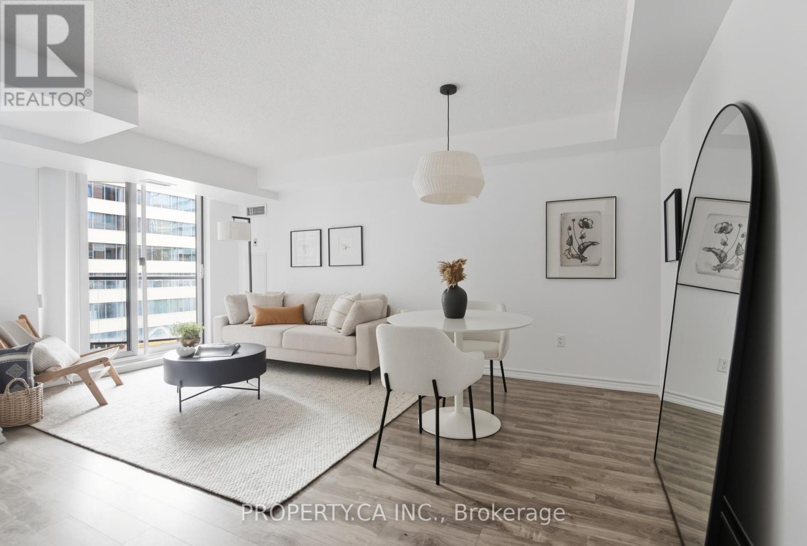 709 - 801 BAY STREET, Toronto, Ontario