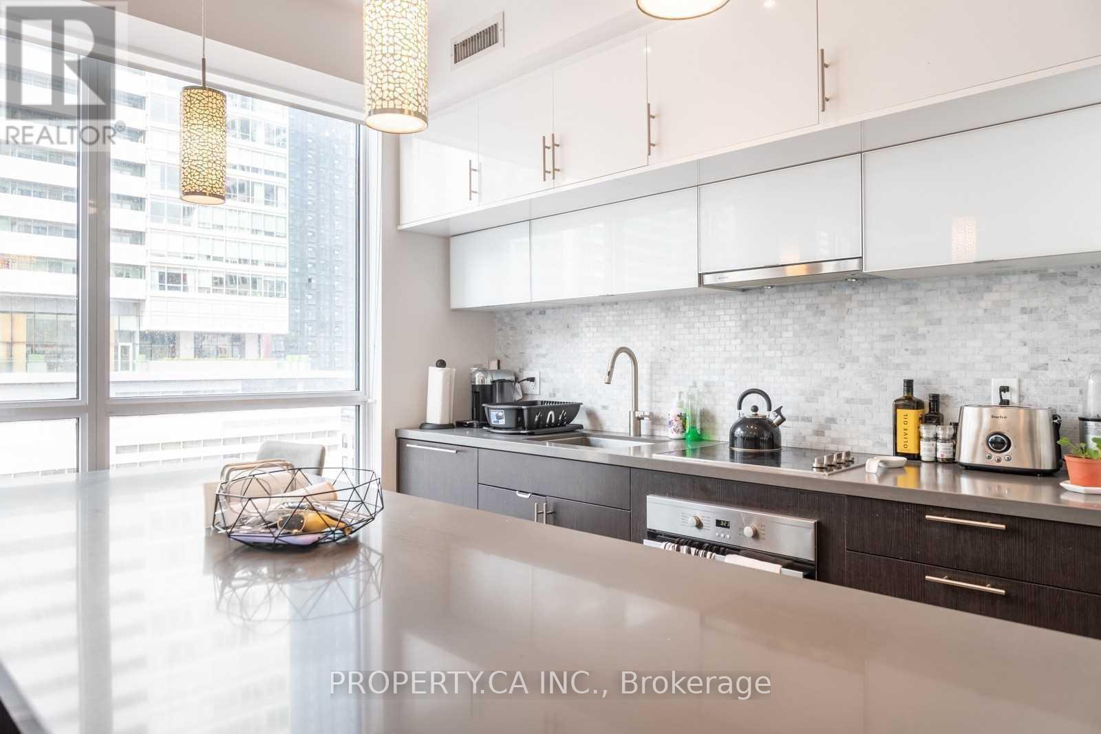 911 - 8 Mercer Street, Toronto, Ontario  M5V 0C4 - Photo 2 - C12450088