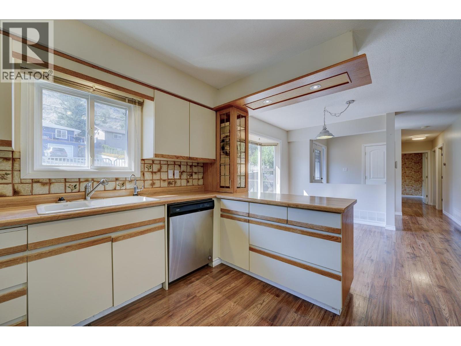 880 Woodhaven Drive, Kamloops, British Columbia  V2B 6E5 - Photo 11 - 10365283