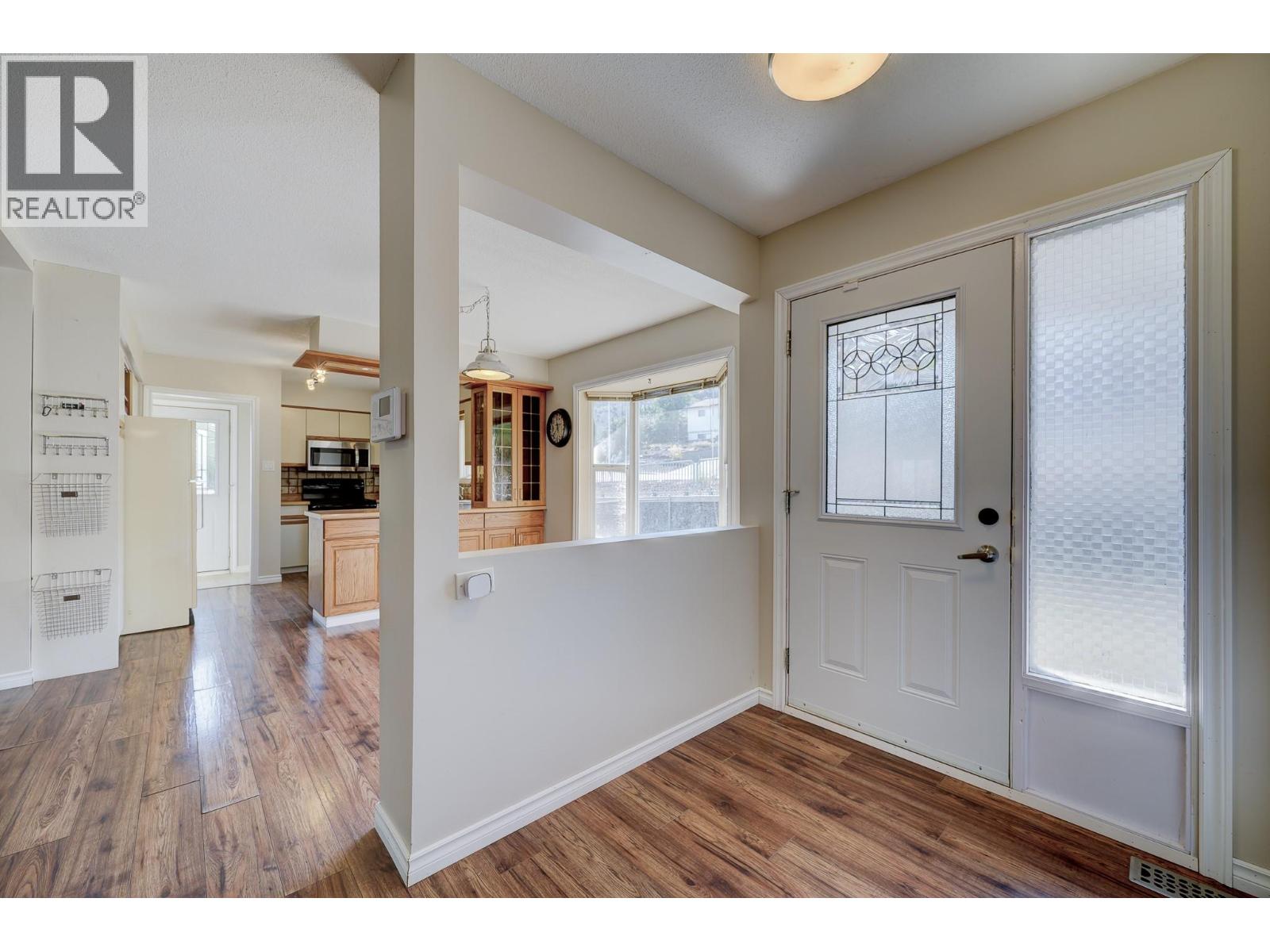 880 Woodhaven Drive, Kamloops, British Columbia  V2B 6E5 - Photo 2 - 10365283