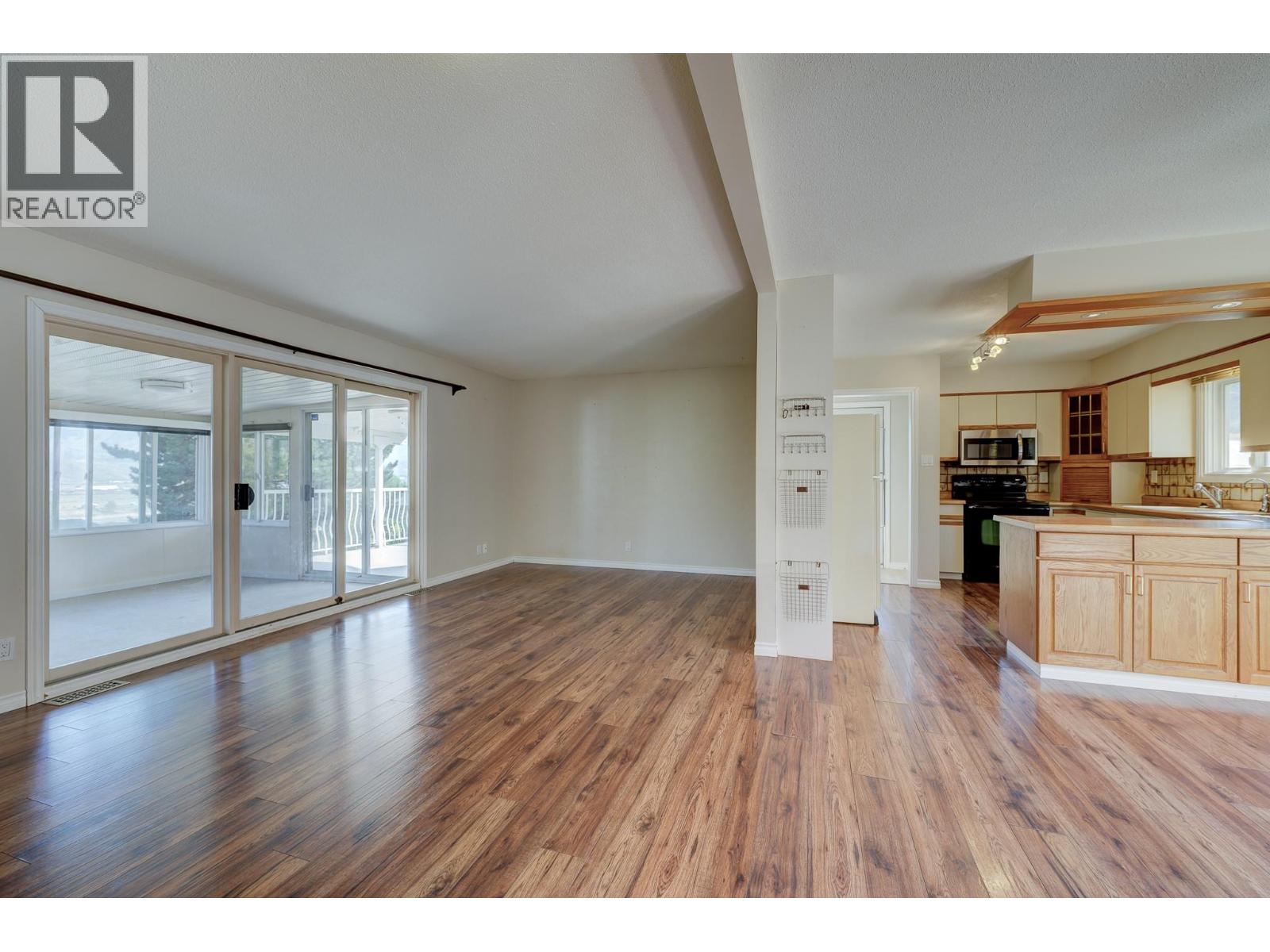 880 Woodhaven Drive, Kamloops, British Columbia  V2B 6E5 - Photo 5 - 10365283