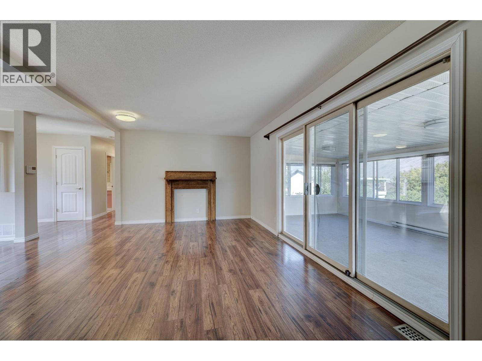 880 Woodhaven Drive, Kamloops, British Columbia  V2B 6E5 - Photo 8 - 10365283