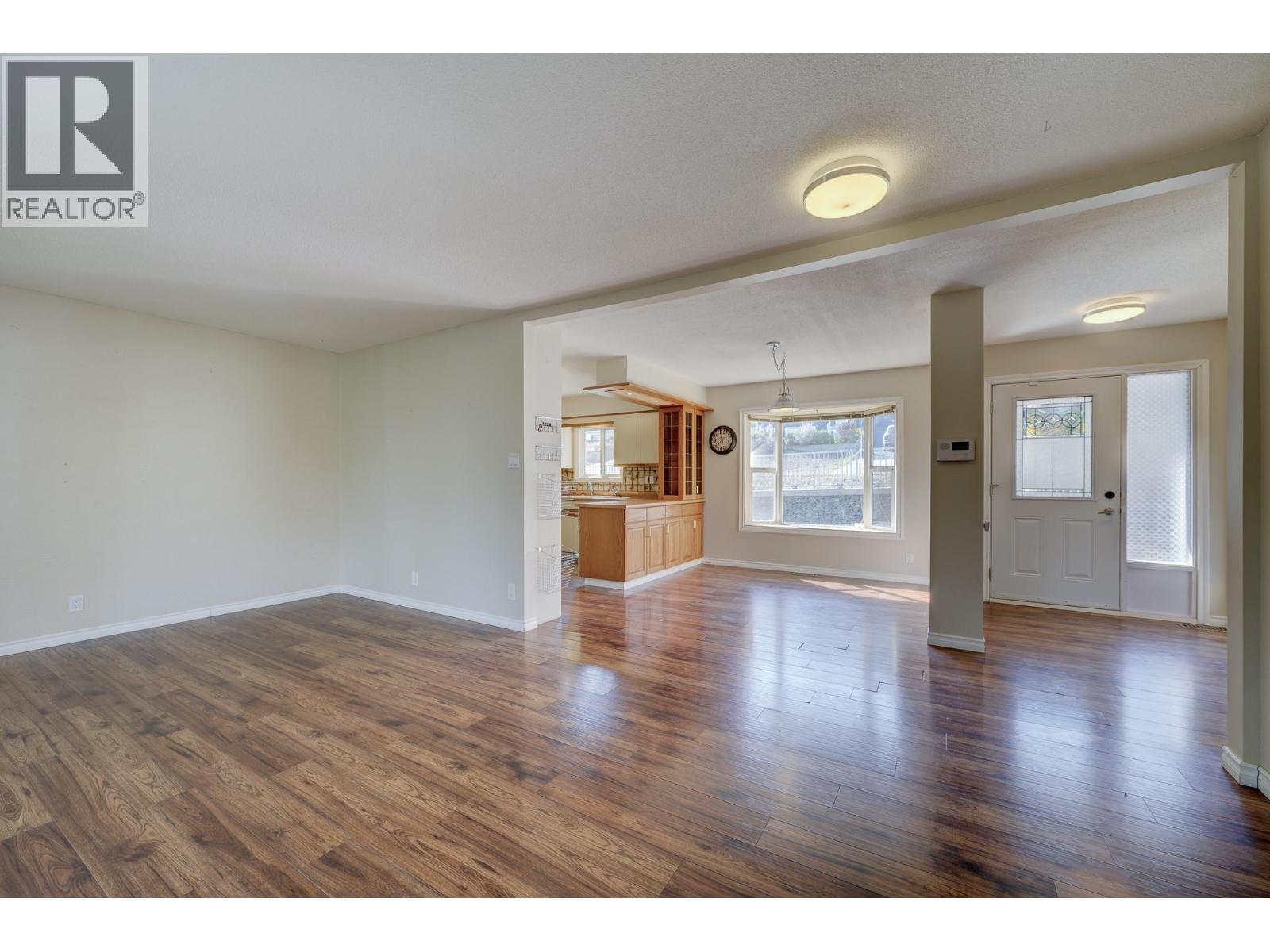 880 Woodhaven Drive, Kamloops, British Columbia  V2B 6E5 - Photo 9 - 10365283