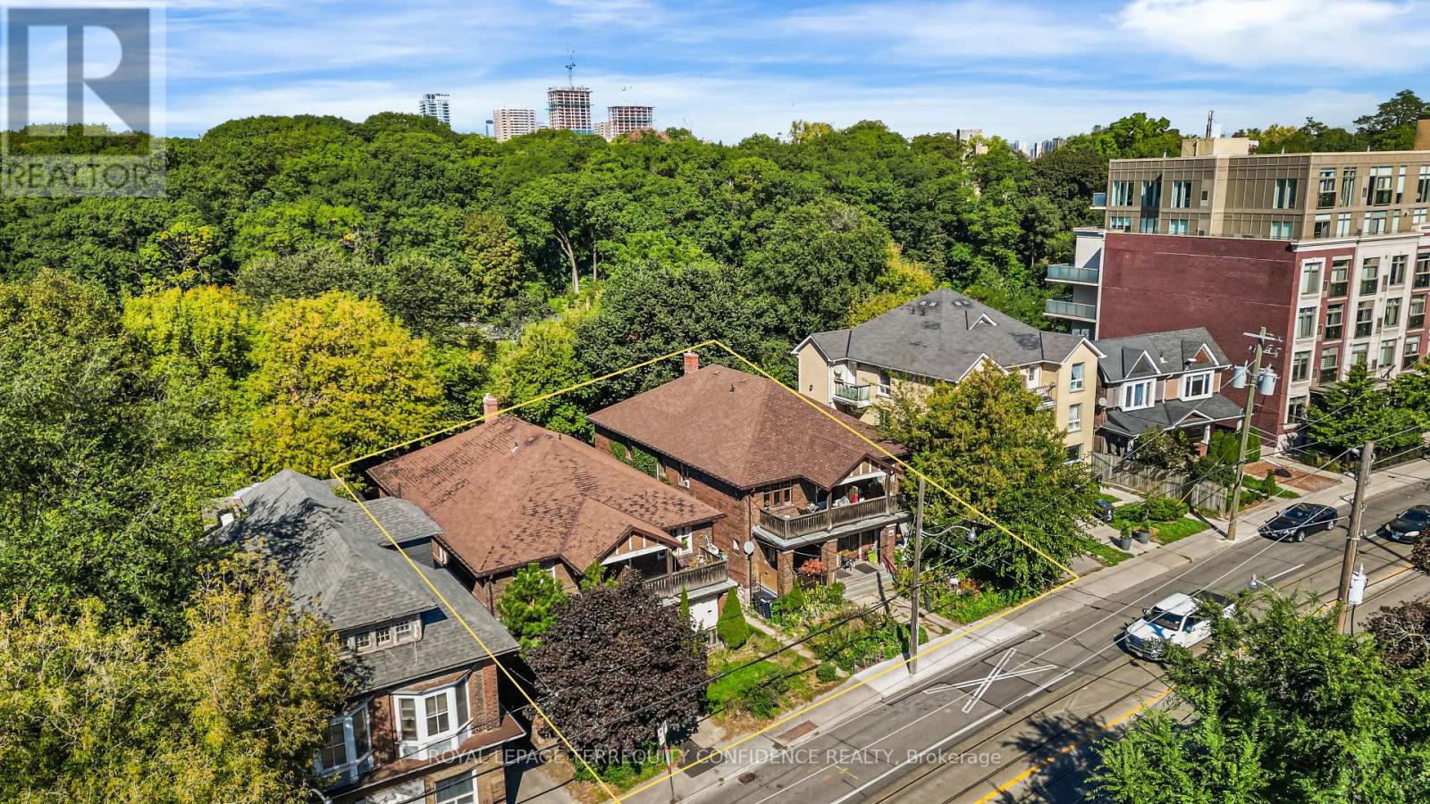 558-562 Kingston Road, Toronto, Ontario  M4E 1P9 - Photo 2 - E12442703