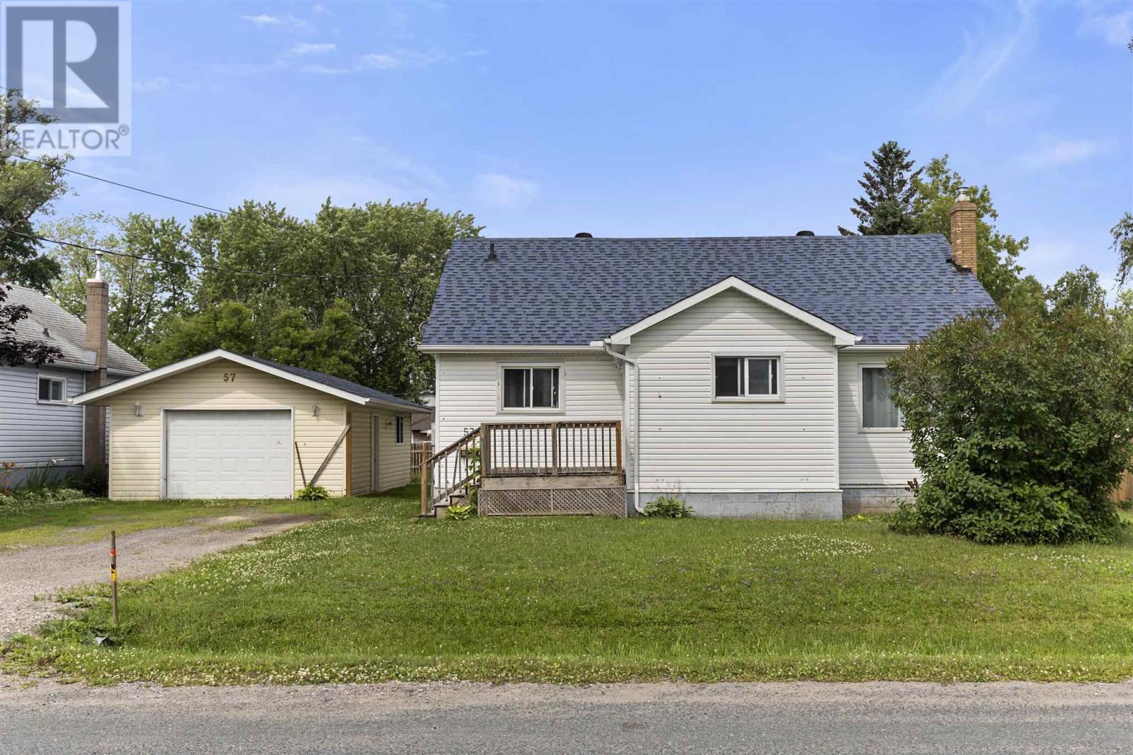 57 Cameron Ave, Sault Ste. Marie, Ontario  P6B 4W9 - Photo 2 - SM252893