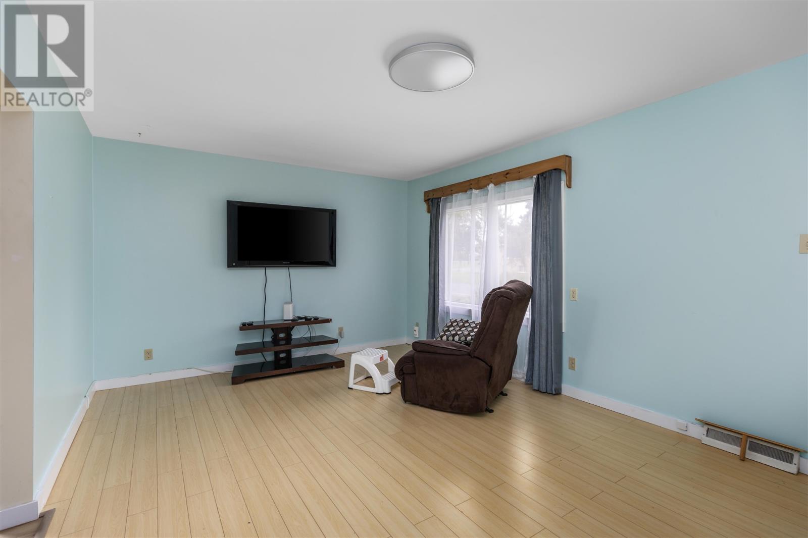 57 Cameron Ave, Sault Ste. Marie, Ontario  P6B 4W9 - Photo 6 - SM252893