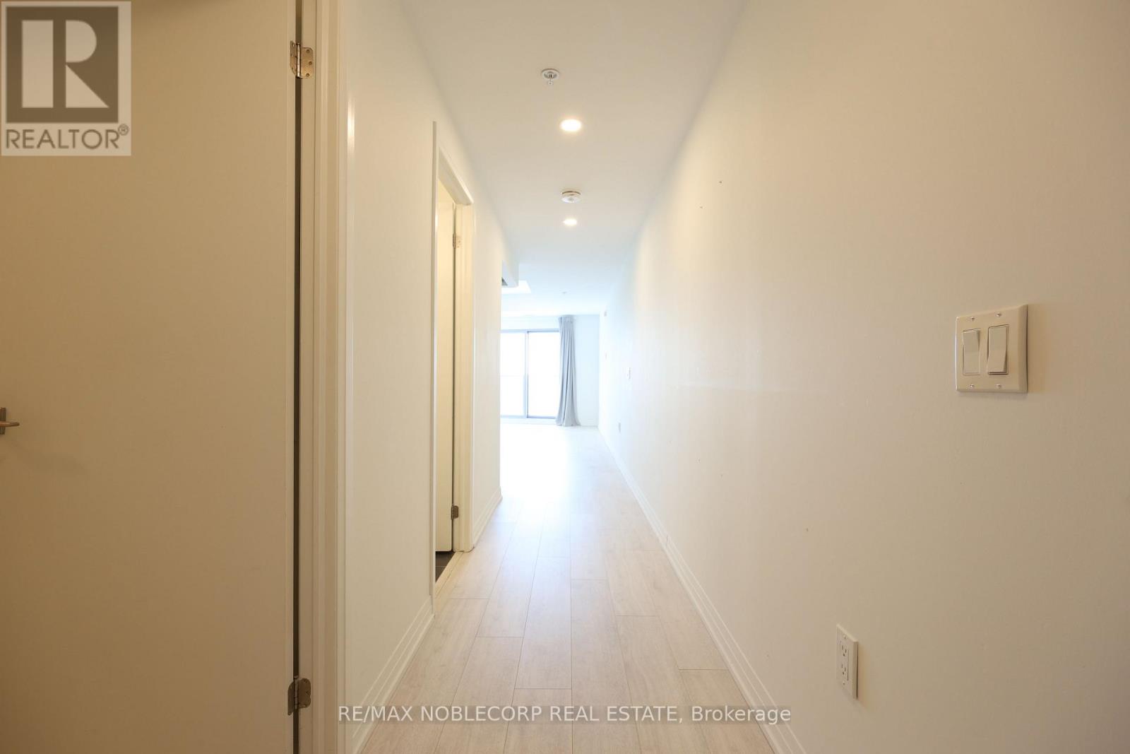 510 - 408 Browns Line, Toronto, Ontario  M8W 0C3 - Photo 2 - W12449737