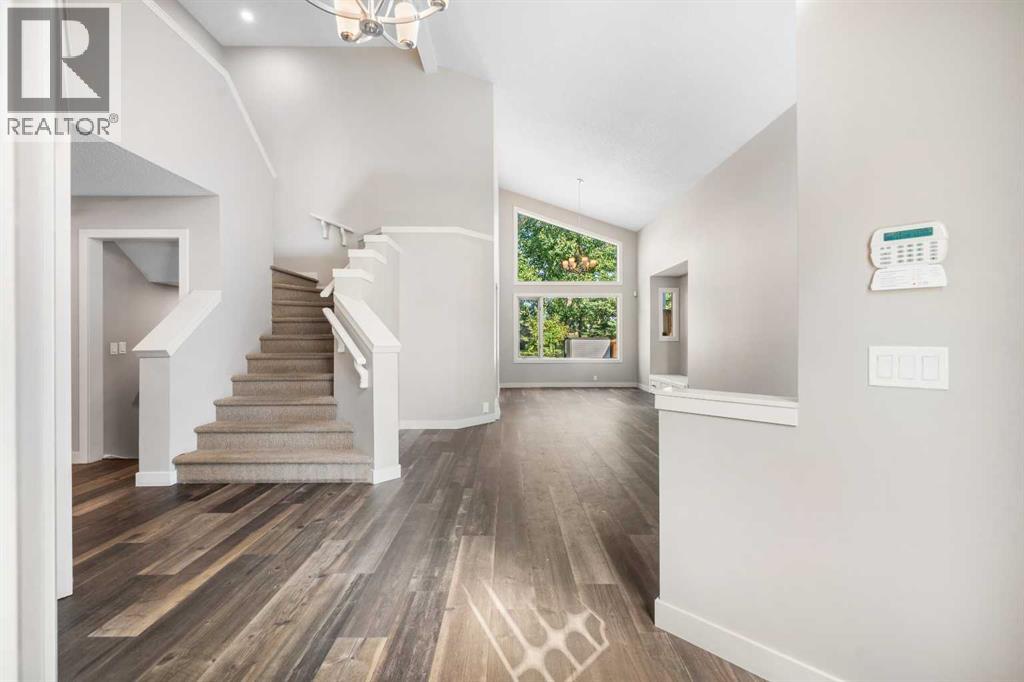 14 Douglasbank Drive Se, Calgary, Alberta  T2Z 2B7 - Photo 2 - A2256288