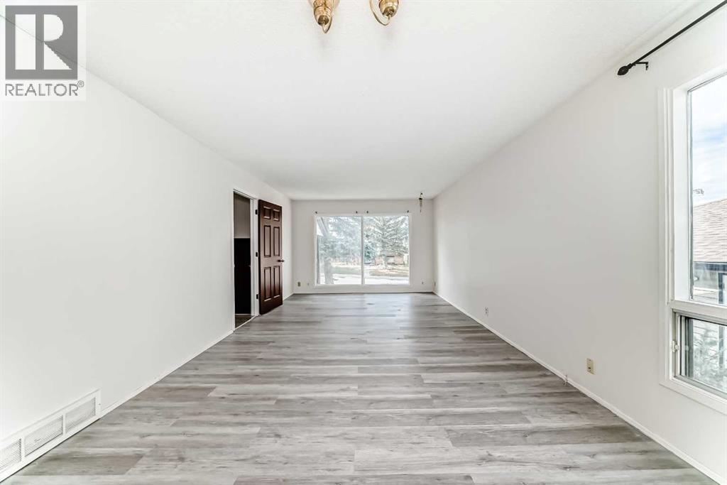 279 Beddington Circle Ne, Calgary, Alberta  T3K 1N9 - Photo 4 - A2262711