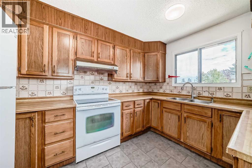 279 Beddington Circle Ne, Calgary, Alberta  T3K 1N9 - Photo 9 - A2262711