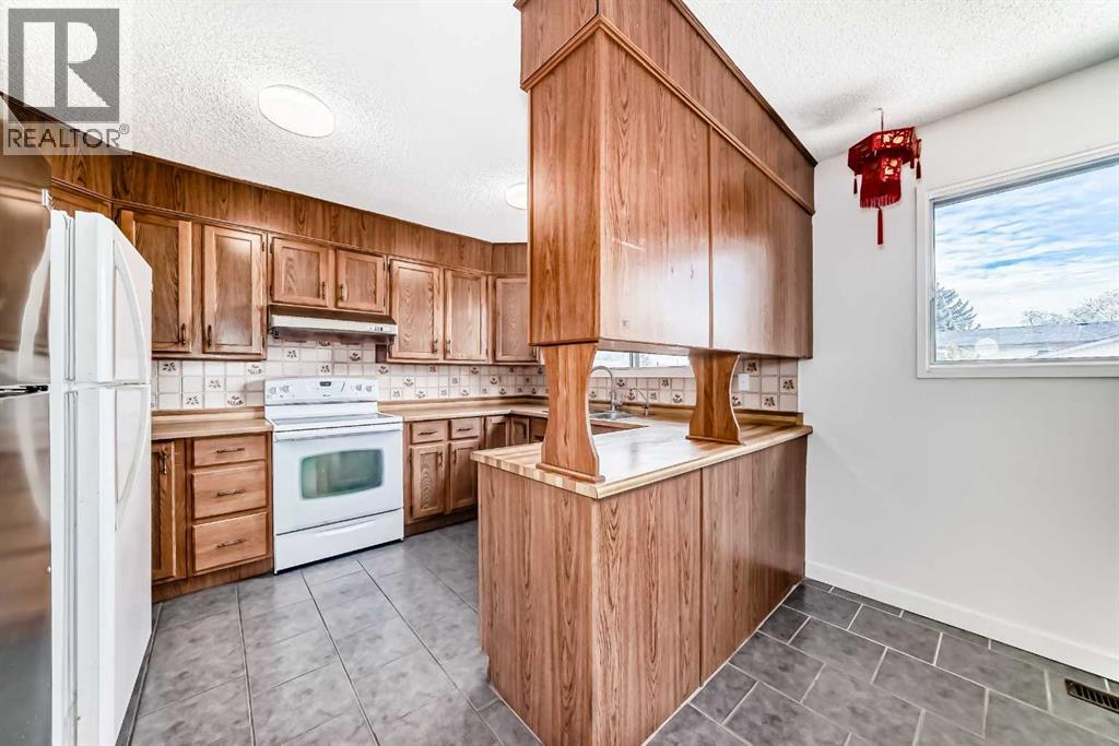 279 Beddington Circle Ne, Calgary, Alberta  T3K 1N9 - Photo 7 - A2262711