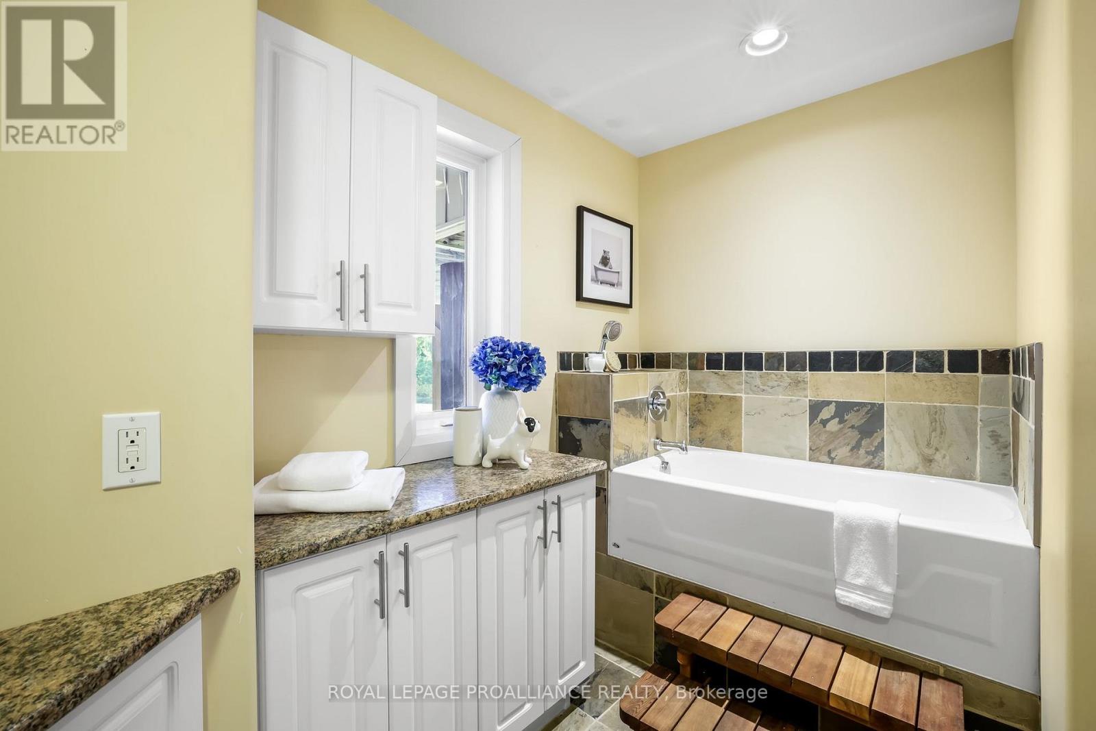 263 Lakeshore Road, Brighton, Ontario  K0K 1H0 - Photo 42 - X12450235