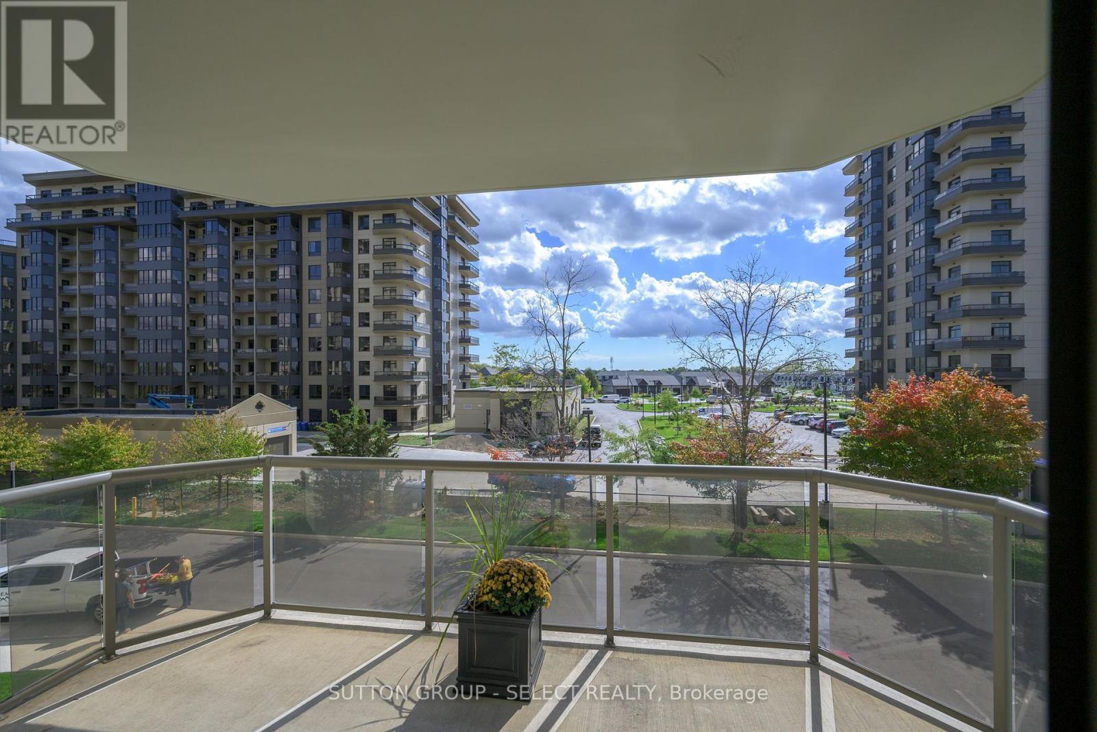 303 - 1030 Coronation Drive, London North (North I), Ontario  N6G 0G5 - Photo 10 - X12450141