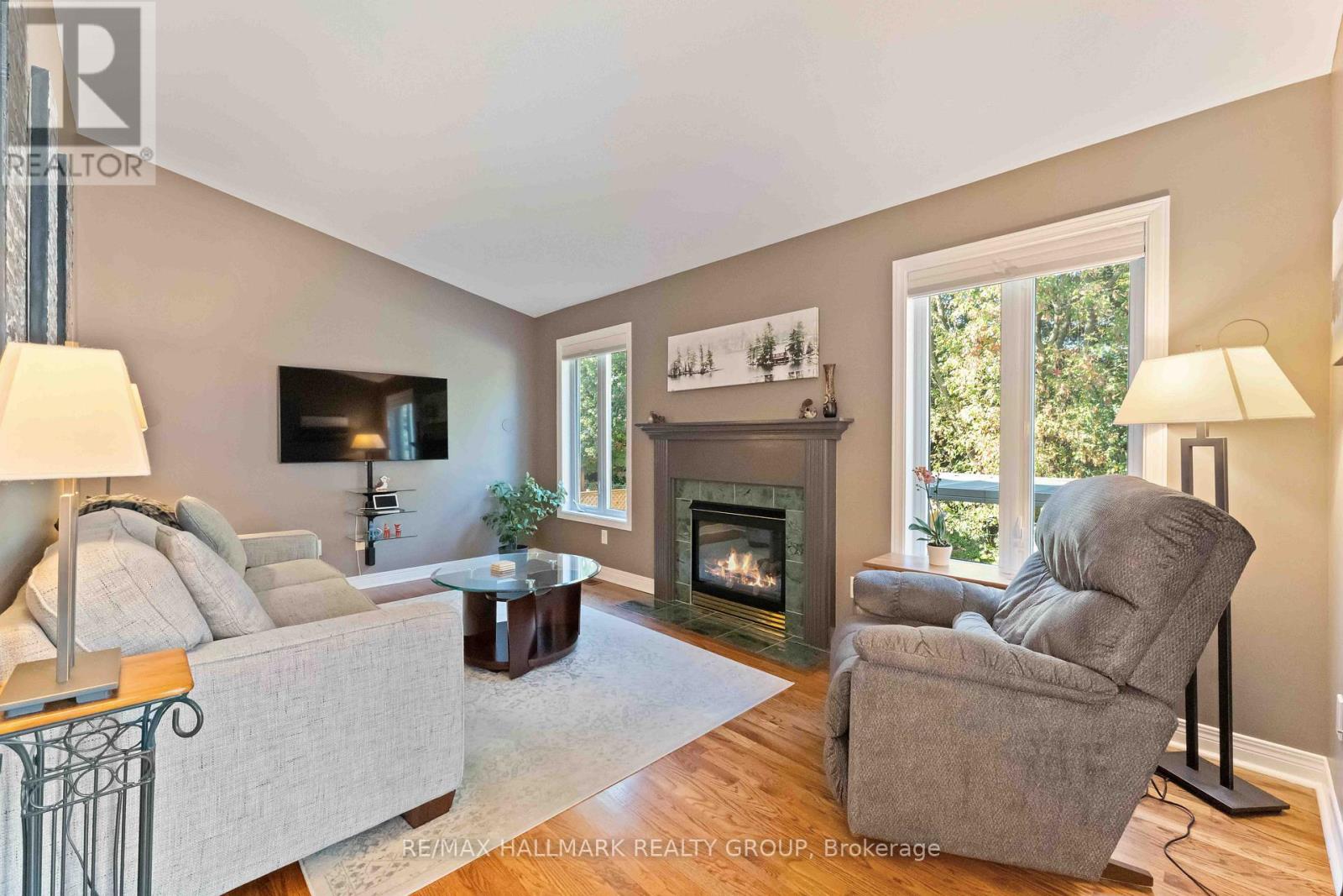 91 Borealis Crescent, Ottawa, Ontario  K1K 4T6 - Photo 13 - X12450109