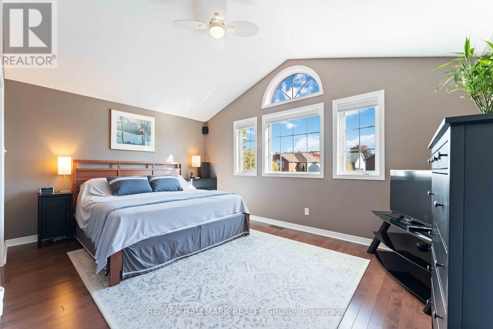91 Borealis Crescent, Ottawa, Ontario  K1K 4T6 - Photo 16 - X12450109