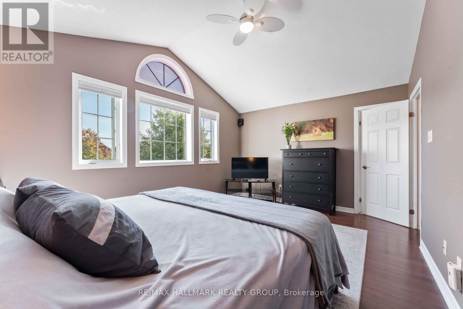 91 Borealis Crescent, Ottawa, Ontario  K1K 4T6 - Photo 17 - X12450109
