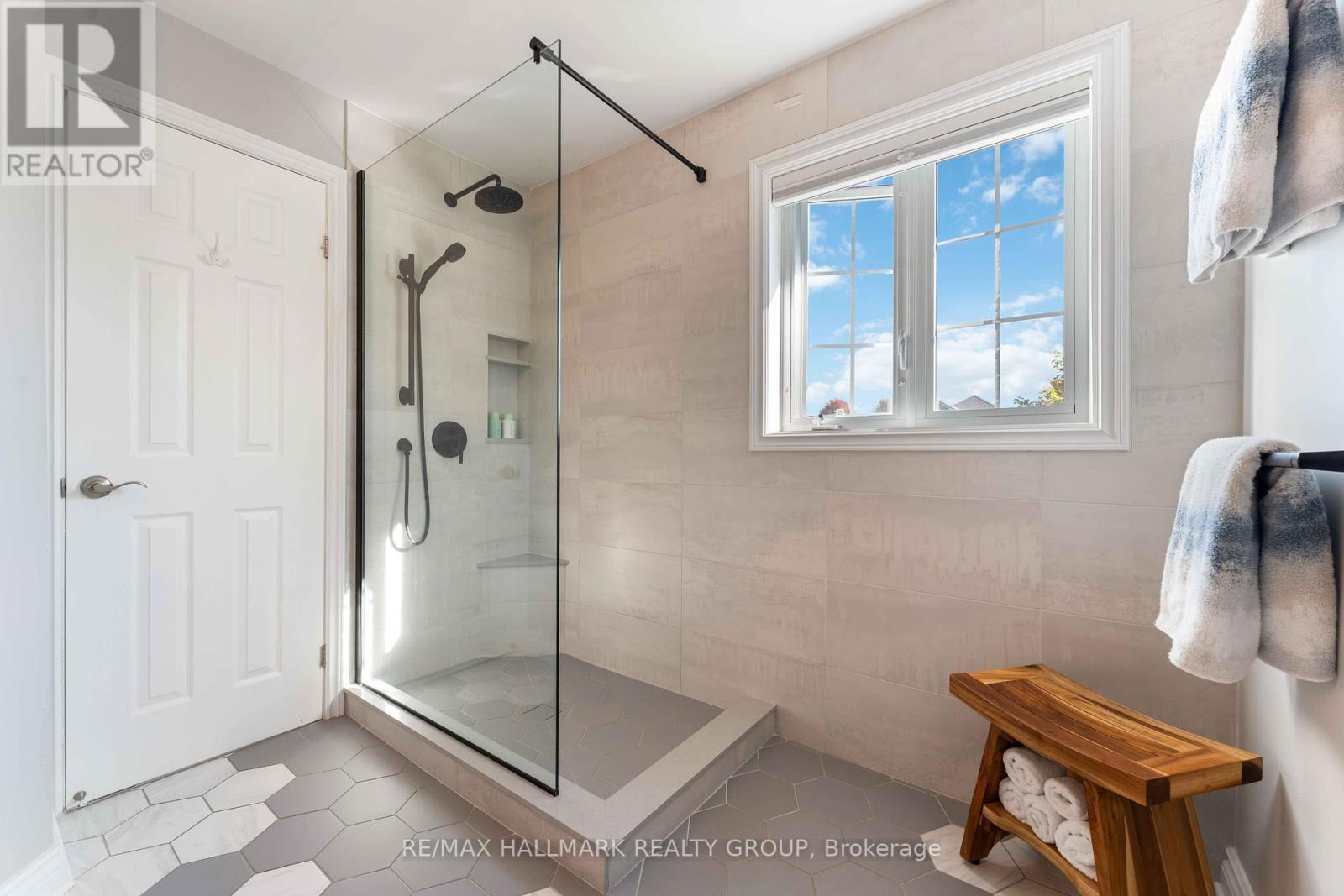 91 Borealis Crescent, Ottawa, Ontario  K1K 4T6 - Photo 19 - X12450109