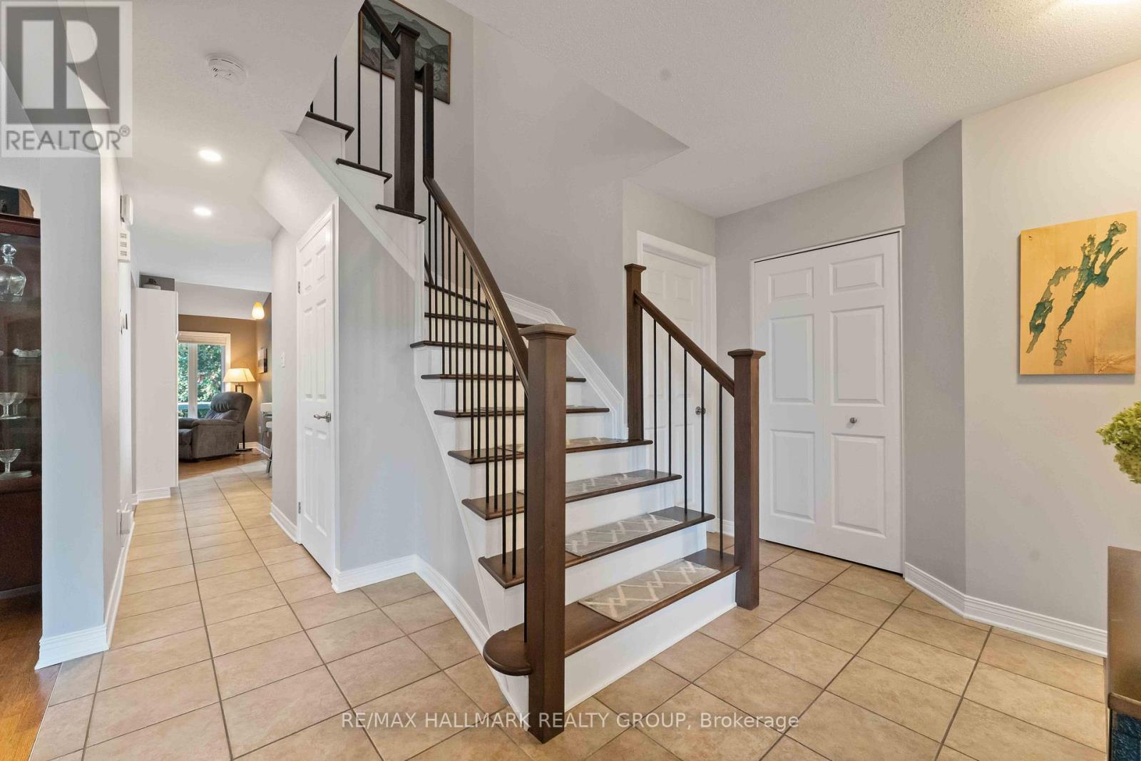 91 Borealis Crescent, Ottawa, Ontario  K1K 4T6 - Photo 4 - X12450109