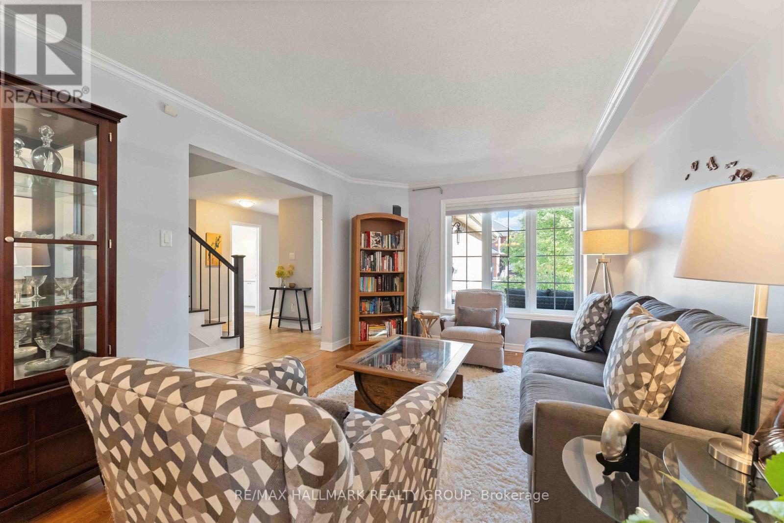 91 Borealis Crescent, Ottawa, Ontario  K1K 4T6 - Photo 6 - X12450109