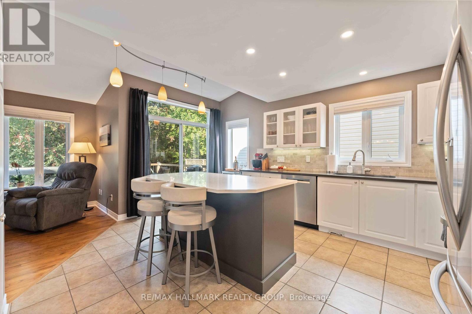 91 Borealis Crescent, Ottawa, Ontario  K1K 4T6 - Photo 9 - X12450109