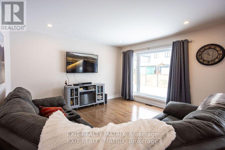 113 Argile Street E, Casselman, Ontario  K0A 1M0 - Photo 4 - X12450118