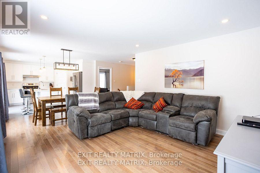113 Argile Street E, Casselman, Ontario  K0A 1M0 - Photo 6 - X12450118