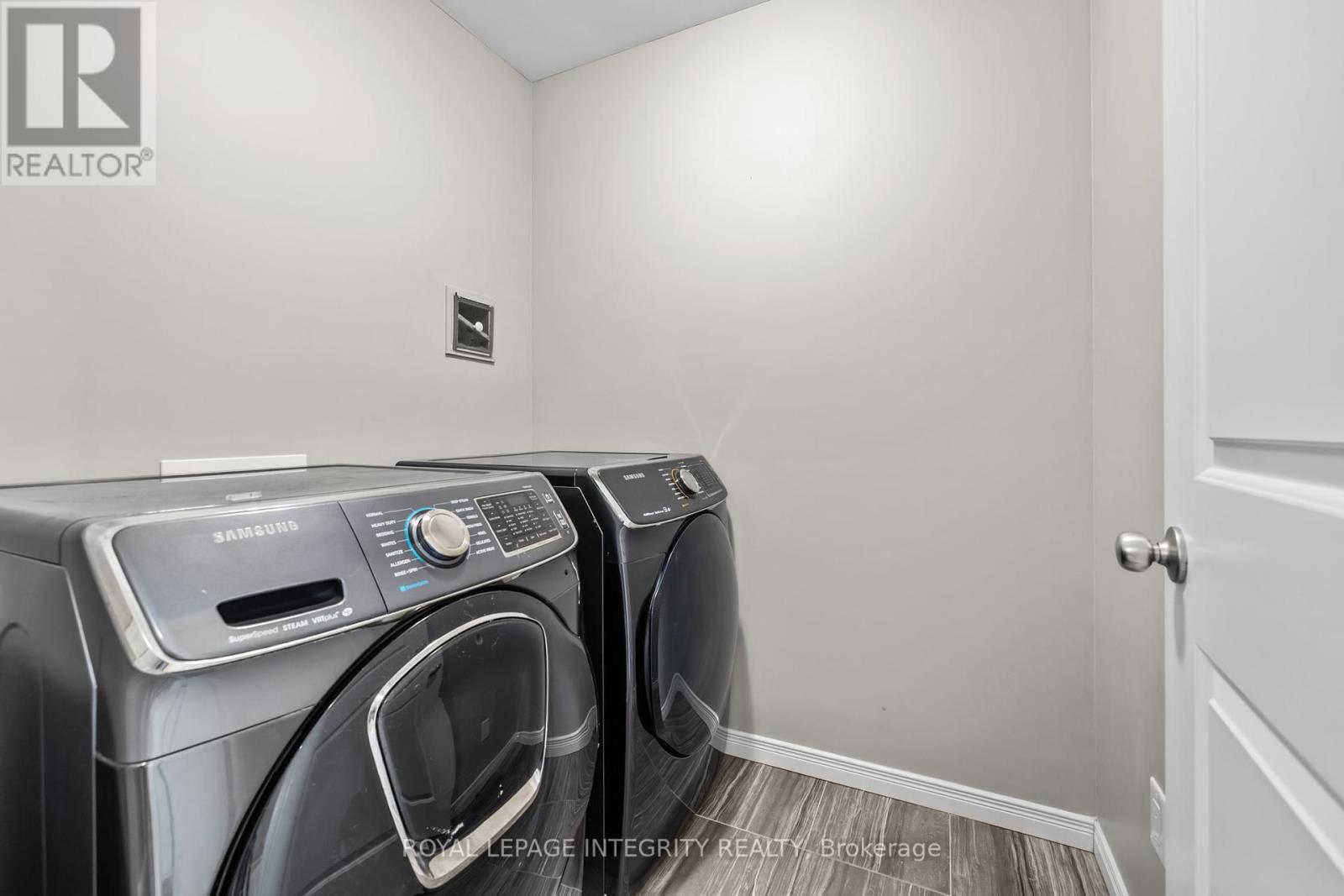 14 Hackney Private, Ottawa, Ontario  K2V 0K8 - Photo 15 - X12450135