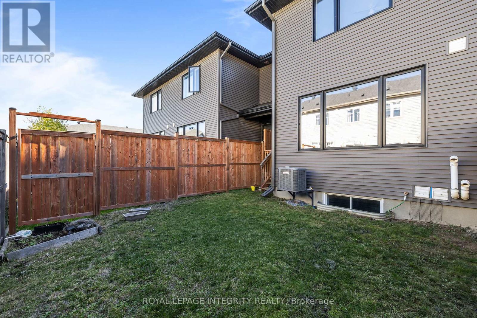 14 Hackney Private, Ottawa, Ontario  K2V 0K8 - Photo 25 - X12450135