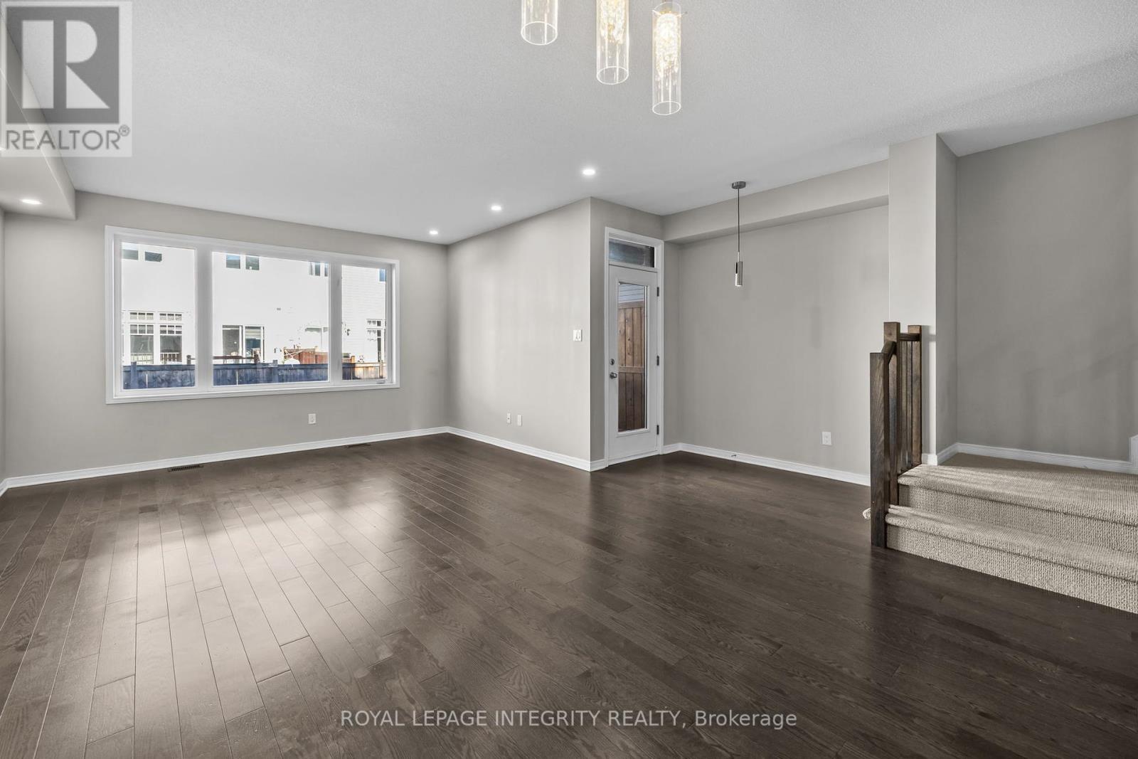 14 Hackney Private, Ottawa, Ontario  K2V 0K8 - Photo 4 - X12450135