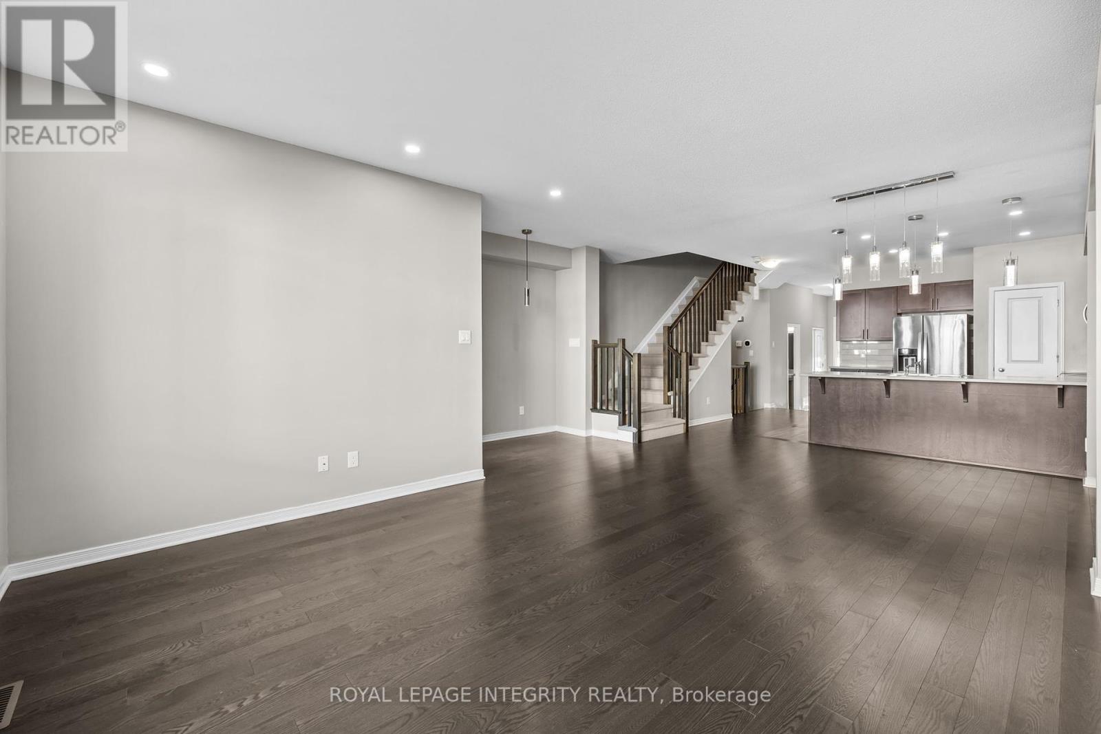 14 Hackney Private, Ottawa, Ontario  K2V 0K8 - Photo 5 - X12450135