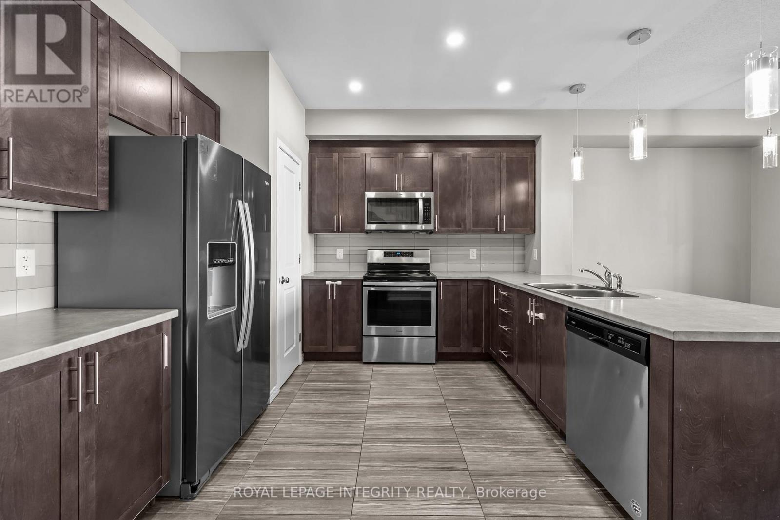 14 Hackney Private, Ottawa, Ontario  K2V 0K8 - Photo 7 - X12450135