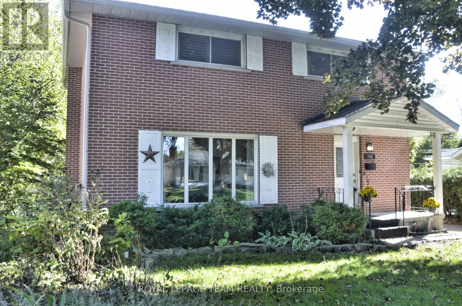 209 Reynolds Drive E, Brockville, Ontario  K6V 1X8 - Photo 2 - X12450187
