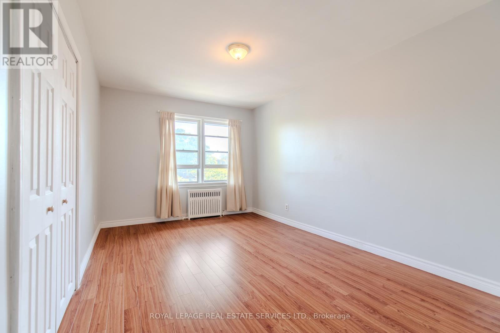 20 Park Boulevard, Toronto, Ontario  M8W 1G7 - Photo 20 - W12448691