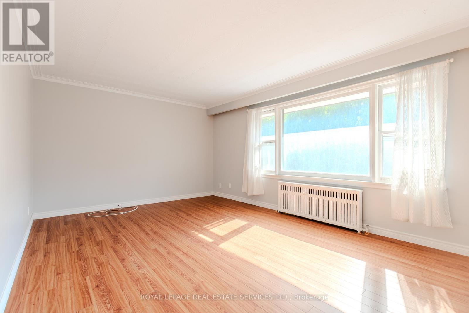 20 Park Boulevard, Toronto, Ontario  M8W 1G7 - Photo 11 - W12448691
