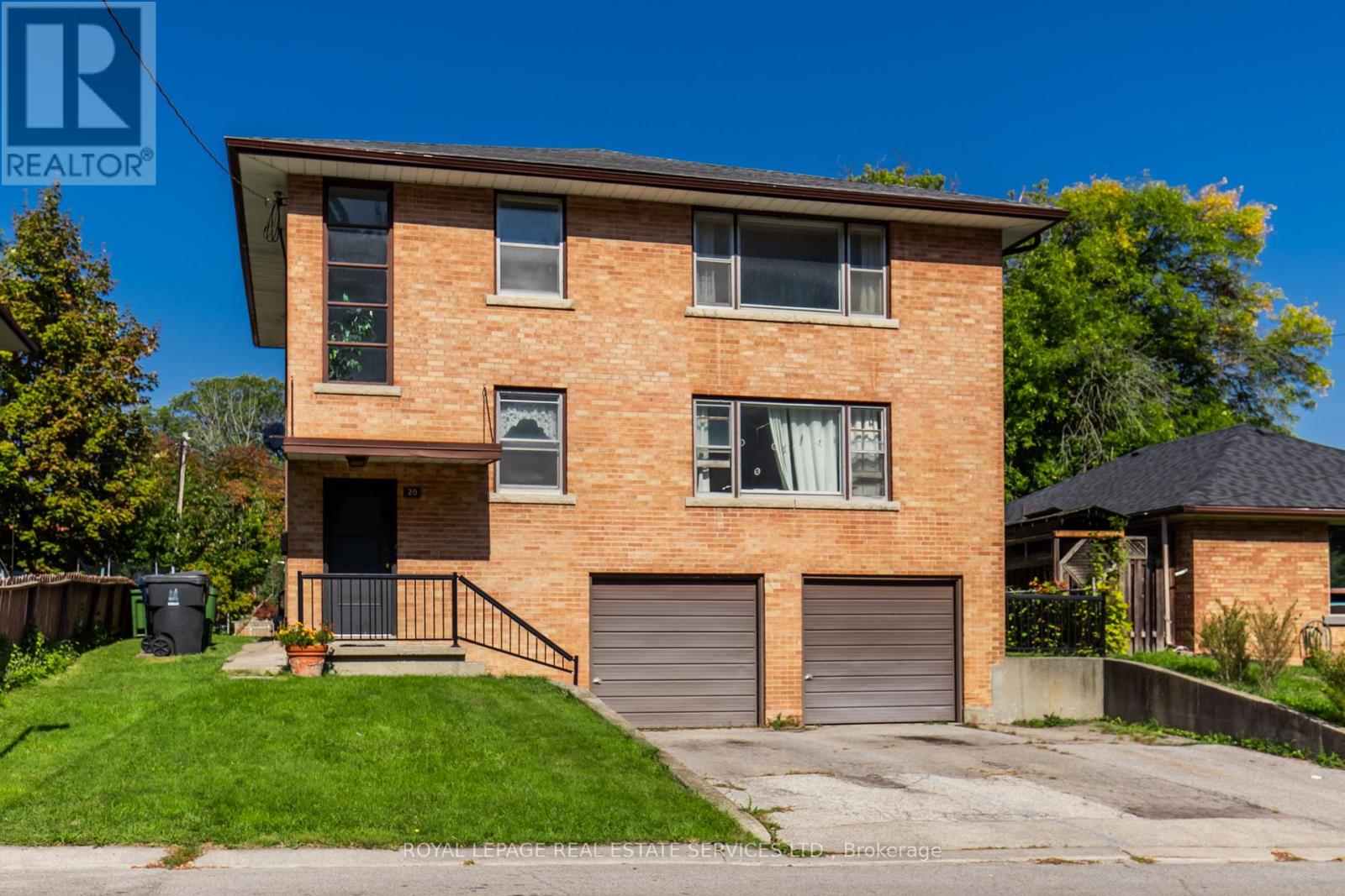 20 Park Boulevard, Toronto, Ontario  M8W 1G7 - Photo 3 - W12448691