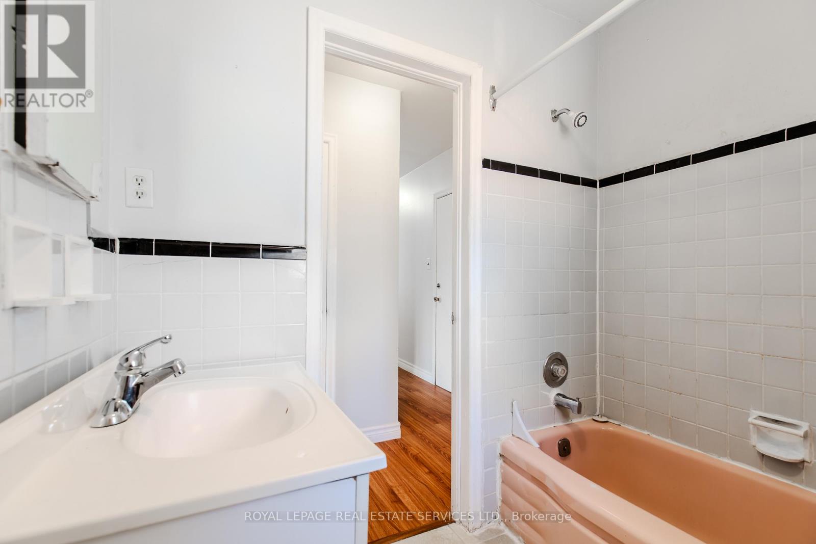 20 Park Boulevard, Toronto, Ontario  M8W 1G7 - Photo 28 - W12448691